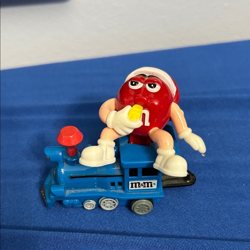 M&M'S Holiday Train Set - Picture 4 of 11